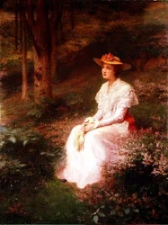 Elegant dam som sitter i skogen