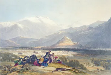 Bala Hissar och Kabuls stad med de brittiska kantoneringarna från Ba Maroo Hill, när fientligheterna började, platta 16 från "Scenery, Inhabitants and Costumes of Afghanistan", graverad av R. Carrick (ca. 1