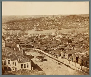 ”Pera och Galata” [Istanbul. Stadspanorama - vy över stadsdelarna Pera och Galata]