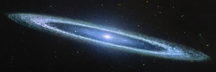Sombrero-galaxen (bild tagen med MIRI Compass)