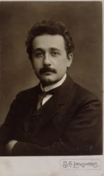 Carte-de-visite-porträtt av Albert Einstein taget i Prag 1912, 1912
