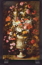 Blommor i en figurvas (olja på duk)