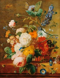 Blomsterkorg med piedestal mot parkbakgrund - En korg ...