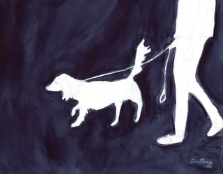 Kvinna går med hund på Commercial Avenue, ca 2021 (akvarell och blyerts på papper)