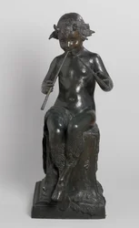 Sittande Faun