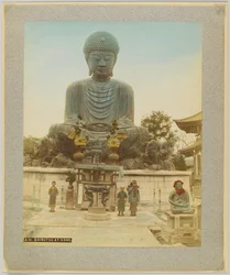 Daibutsu i Kobe, Japan (handfärgat svartvitt foto)
