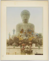 Daibutsu i Kobe, Japan (handfärgat svartvitt foto)