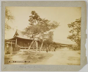 Framsidan av Sanjusangendo, Kyoto, Japan (s/v foto)