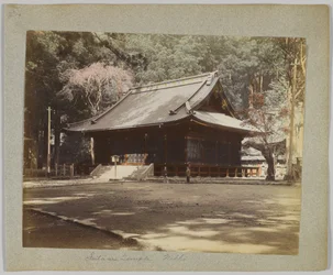 Futa-ara-templet, Nikko, Japan (handfärgat svartvitt foto)