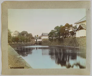 Imperial Castle, Tokyo, Japan (handfärgat svartvitt foto)