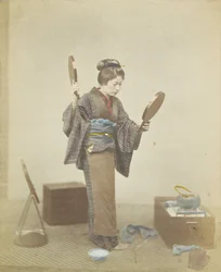 Japansk kvinna med speglar