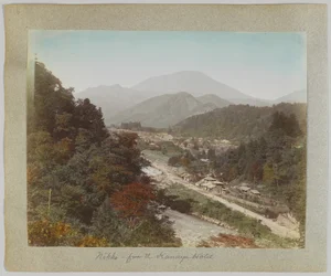 Nikko från Kanaya Hotel, Japan (handfärgat svartvitt foto)