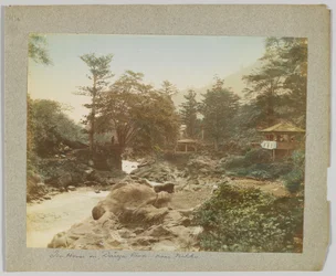 Tea House på Daiya River, nära Nikko, Japan (handfärgat svartvitt foto)