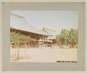 West Honganji Temple, Kyoto, Japan (handfärgat svartvitt foto)