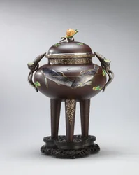 Emalj och mjukmetallinlagd rökelsebrännare av järn, förseglad Koichi Shin (Takasaki Koichi), Meiji Period (järn, guld, silver och emaljer)