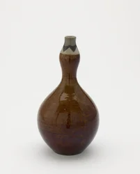 Kalebassformad sakeflaska, Nagayo, Nagasaki-prefekturen, Edo-perioden, tidigt 1700- och tidigt 1800-tal (keramik)
