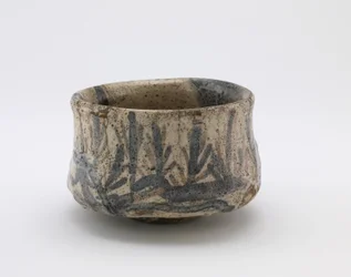 Teskål med design av grind och plantor, Kujiri, Tajimi, Gifu prefektur, Momoyama period (keramik)