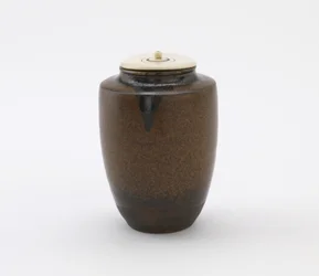 Tea caddie, katatsuki typ, Edo period (keramik)