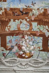 Vinrankor, druvor, blommor och fåglar, detalj