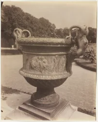 Versailles, vas från Ballin