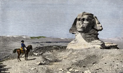 Fälttåg (expedition) i Egypten (1798-1801): Napoleon I Bonaparte (1769-1821) framför sfinxen i Gizeh i Egypten