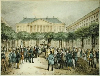 Revolutionärers begravning på Place des Martyres de la Liberte, Bryssel, 2 oktober 1830, graverad av A.M. Jobard (fl.1820-20) (färg litho)