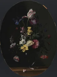 En vas med blommor
