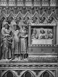 Katedral, interiör, körskärm, Jesus Kristus som visar sig för två lärjungar på vägen till Emmaus, nattvarden i Emmaus, ca 1340-51 (polykrom sten)