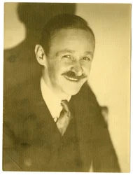 Fontaine Fox, serietecknare, "Toonerville Trolly", ca 1911-28 (gelatinsilverfoto)