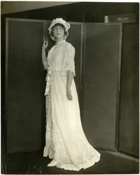 Franklin Suvoir ?, sommarnatte av marquisette och spets, ca 1905-11 (foto av gelatinsilver)