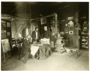 Från vänster till höger: Cullen Yates - skymt - Walter Dean, ca 1905-11 (foto av gelatinsilver)