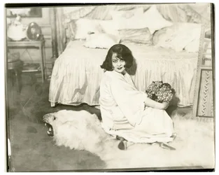 Lenore Ulric, ca 1915-28 (foto av gelatinsilver)