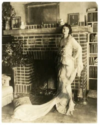 Mary Young, ca 1905-40 (foto av gelatinsilver)