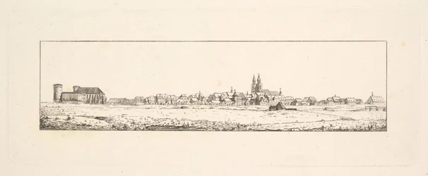 Utsikt över en gammal stad med en kyrka och höga gavelhus.n.d.