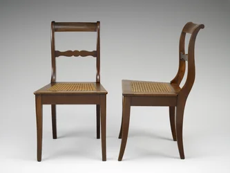Ett par sidostolar, ca. 1846-1860 (svart valnöt, käpp)