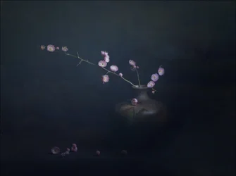Stilleben med plommonblommor