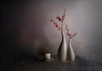 Stilleben med vårblommor
