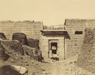 Medinet-Habu, Ramses Méïamouns palats, ingången till andra domstolen