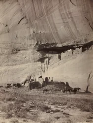 Ruinerna av Cliff Dwellings, Cañon de Chelly, Arizona, ca. 1879-1881.