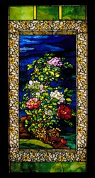 Fönster: Pioner i vinden, möjligen
1889/omarbetat senast 1908 Blyglas med kopparfolie)