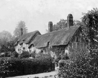 Stuga (hus) av Ann Hathaway (Shakespeares fru) i Stratford upon Avon, England, foto c. 1890 (s/v foto)