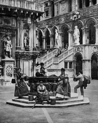 Court of the Ducal Palace i Venedig Italien ca 1890 foto av John Lawson Stoddard (1850 1931) Resenär och konferensdeltagare Utbildningspublikation för -Chicago (s/v foto)