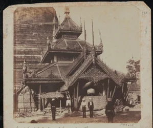 Nordostvy över den stora pagoden vid Prome (Pyay)