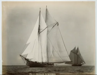 Skonertjakten RESOLUTE +
REPUBLIC, troligen 1890-tal (Albuminutskrift)