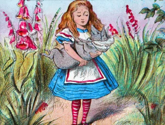 Alice håller en gris i famnen., c1910.