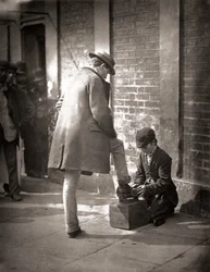 The Independent Shoe Black, från "Street Life in London", av J. Thomson och Adolphe Smith