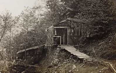 Album "Mitt världskrig - minnen av sydvästra fronten i Kärnten, Italien, Trentino-Alto Adige) 31/03/1915-12/11/ 1918 - Josef Zohles Wien ": militärbarack (s/v foto