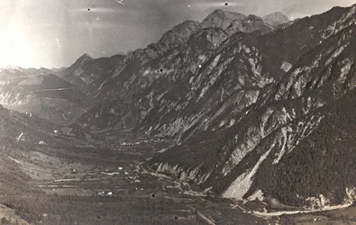 Album "Mitt världskrig - minnen av sydvästra fronten i Kärnten, Italien, Trentino-Alto Adige) 31/03/1915-12/11/ 1918 - Josef Zohles Wien ": panorama (s/v foto)