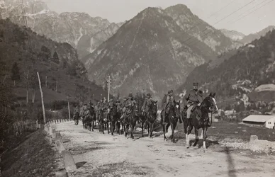 Album "Mitt världskrig - minnen av sydvästra fronten i Kärnten, Italien, Trentino-Alto Adige) 31/03/1915-12/11/ 1918 - Josef Zohles Wien ": kavalleriets soldater (f/