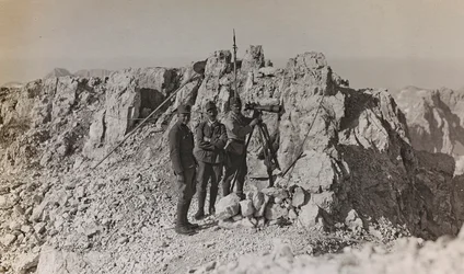 Album "Mitt världskrig - minnen av sydvästra fronten i Kärnten, Italien, Trentino-Alto Adige) 31/03/1915-12/11/1918 - Josef Zohles Wien ": Ärkehertig av Österrike Ferdina